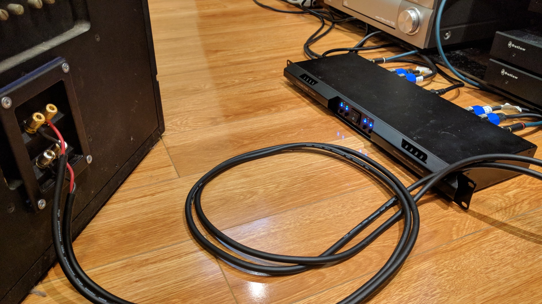Behringer Super-X Pro CX2310 V2 filtre actif 2 voies