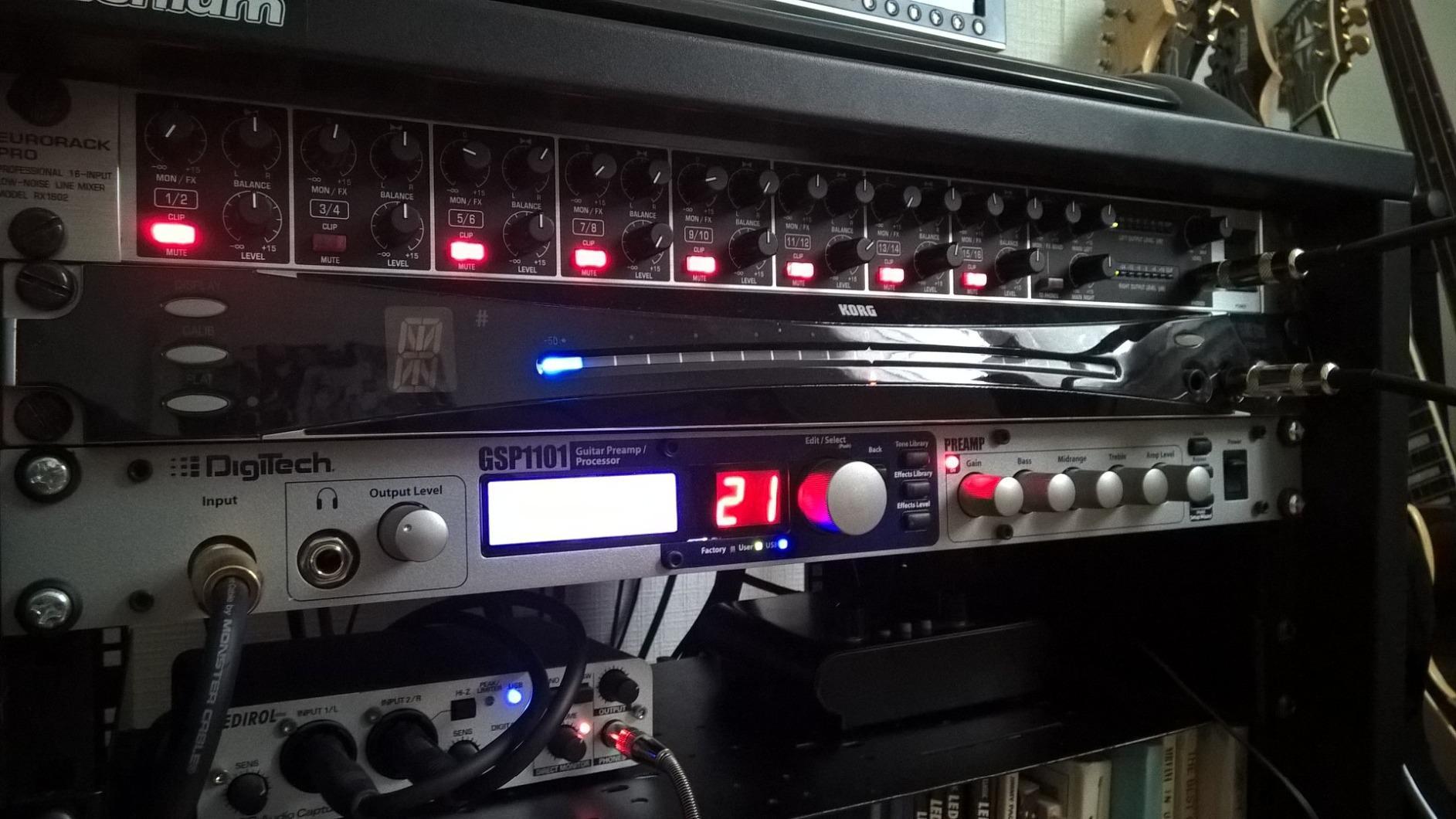 Behringer RX1602 Eurorack mixeur ligne 16 entrées rackable noir