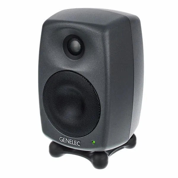 Genelec 8020DPM-6 enceinte monitoring amplifiée plateau