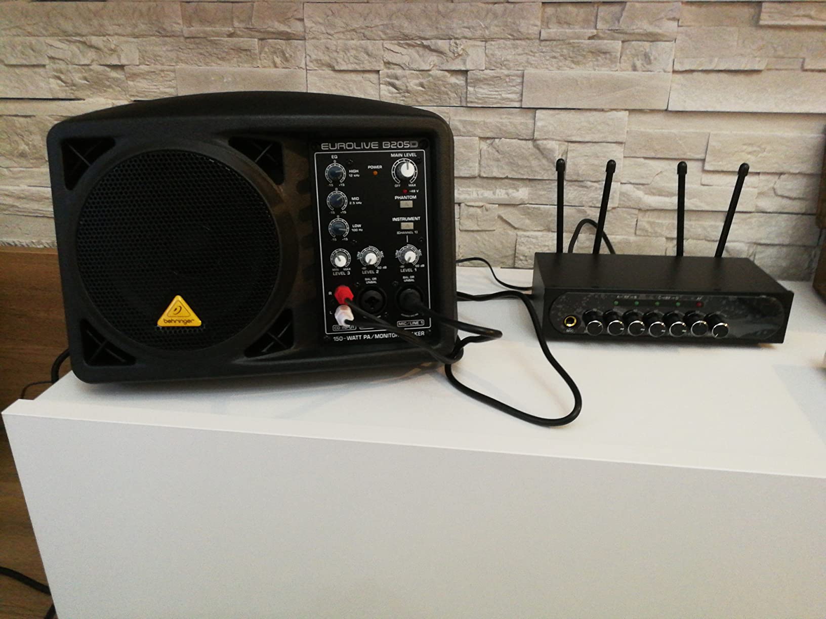 Behringer Haut-parleurs B205D Enceinte Retour 150W 3 Canaux