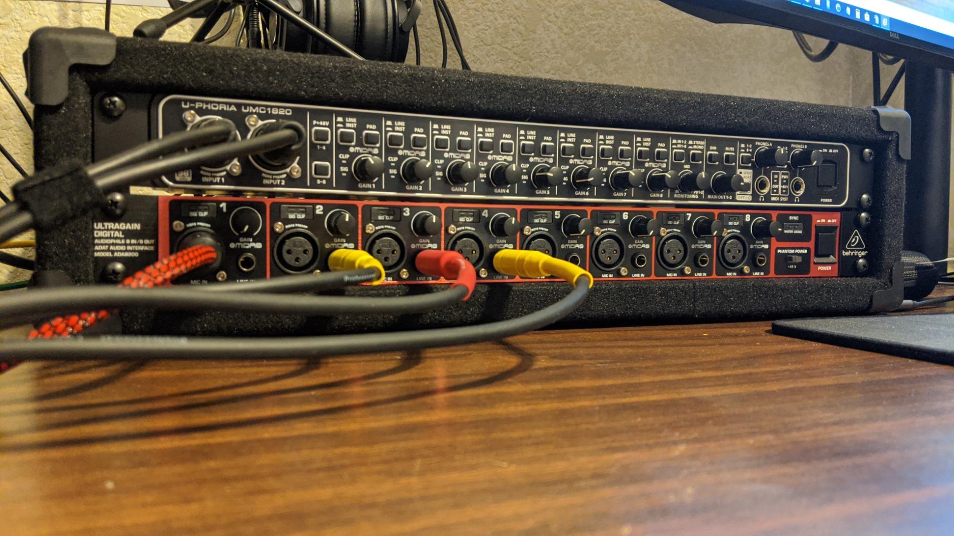 Behringer ADA8200 interface audio ADAT 8 canaux Midas