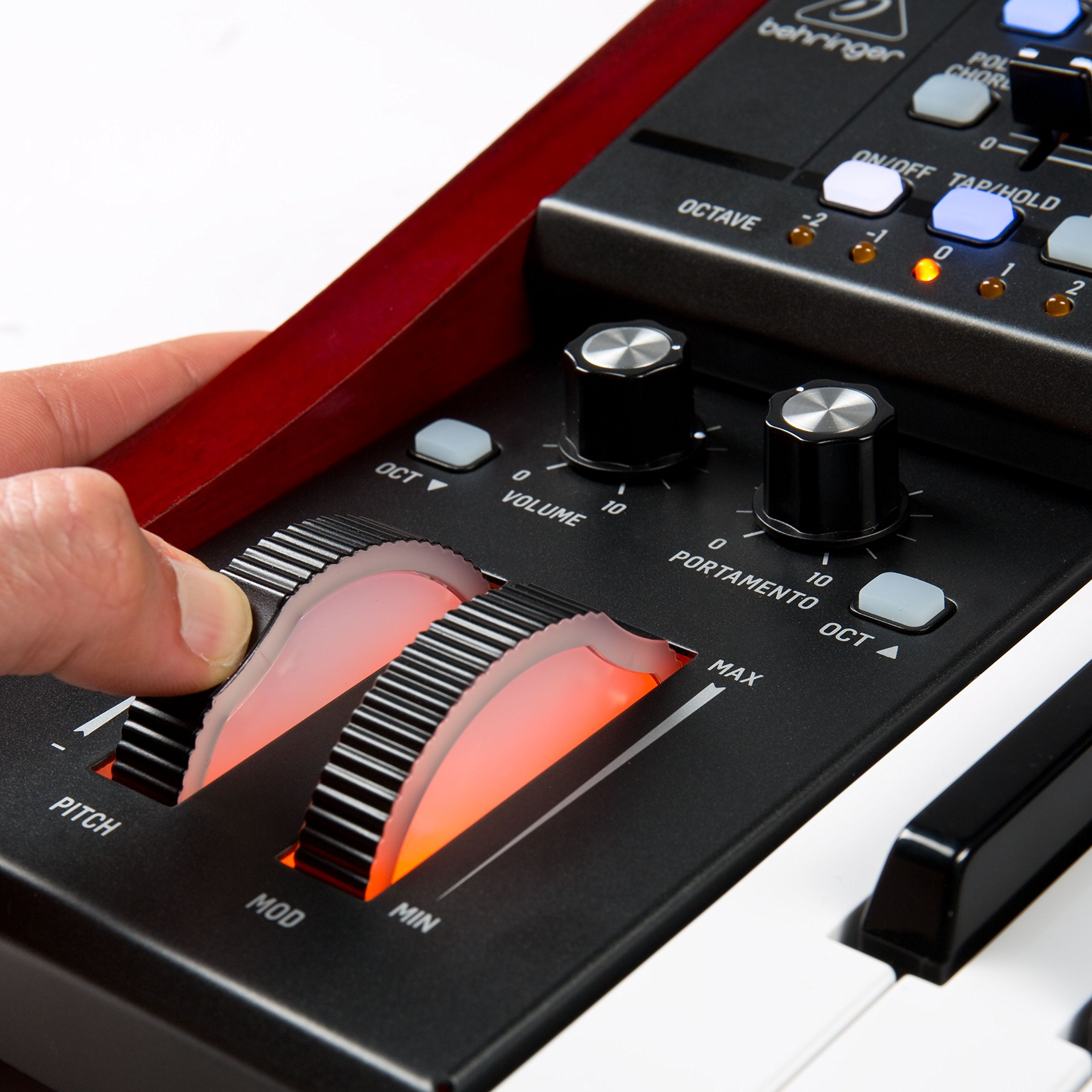 Behringer DeepMind 12 synthé analogique 49 touches