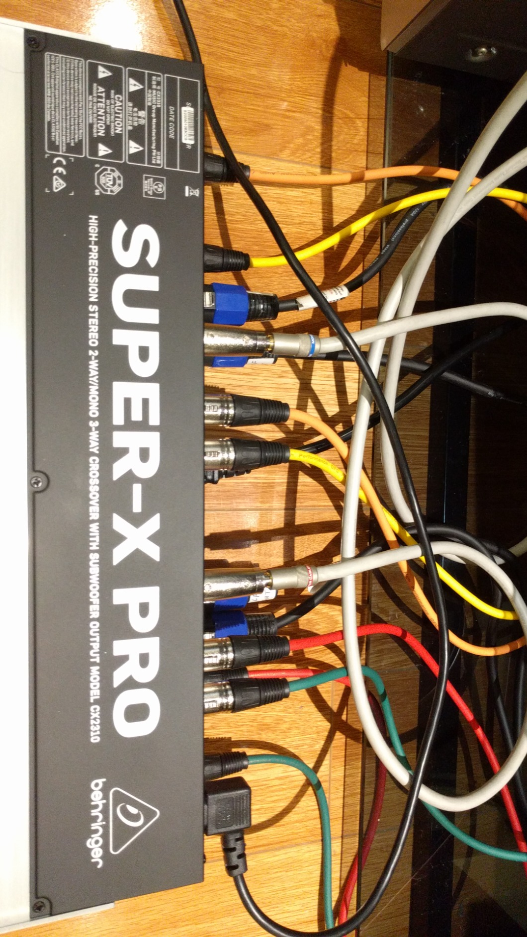 Behringer Super-X Pro CX2310 V2 filtre actif 2 voies
