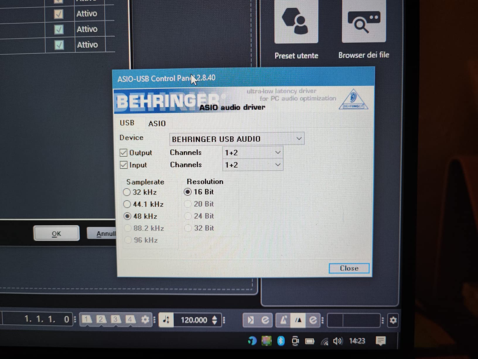 Behringer Xenyx Q802USB table mixage 8 voies USB