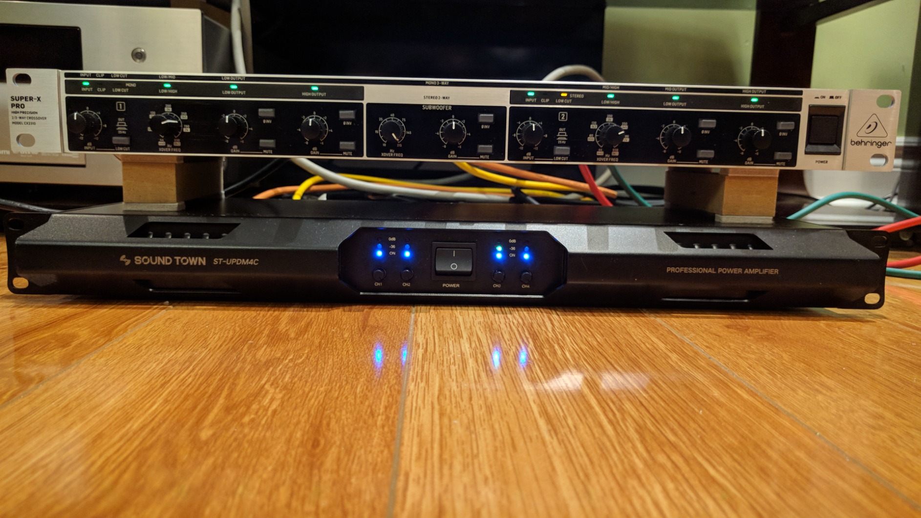 Behringer Super-X Pro CX2310 V2 filtre actif 2 voies