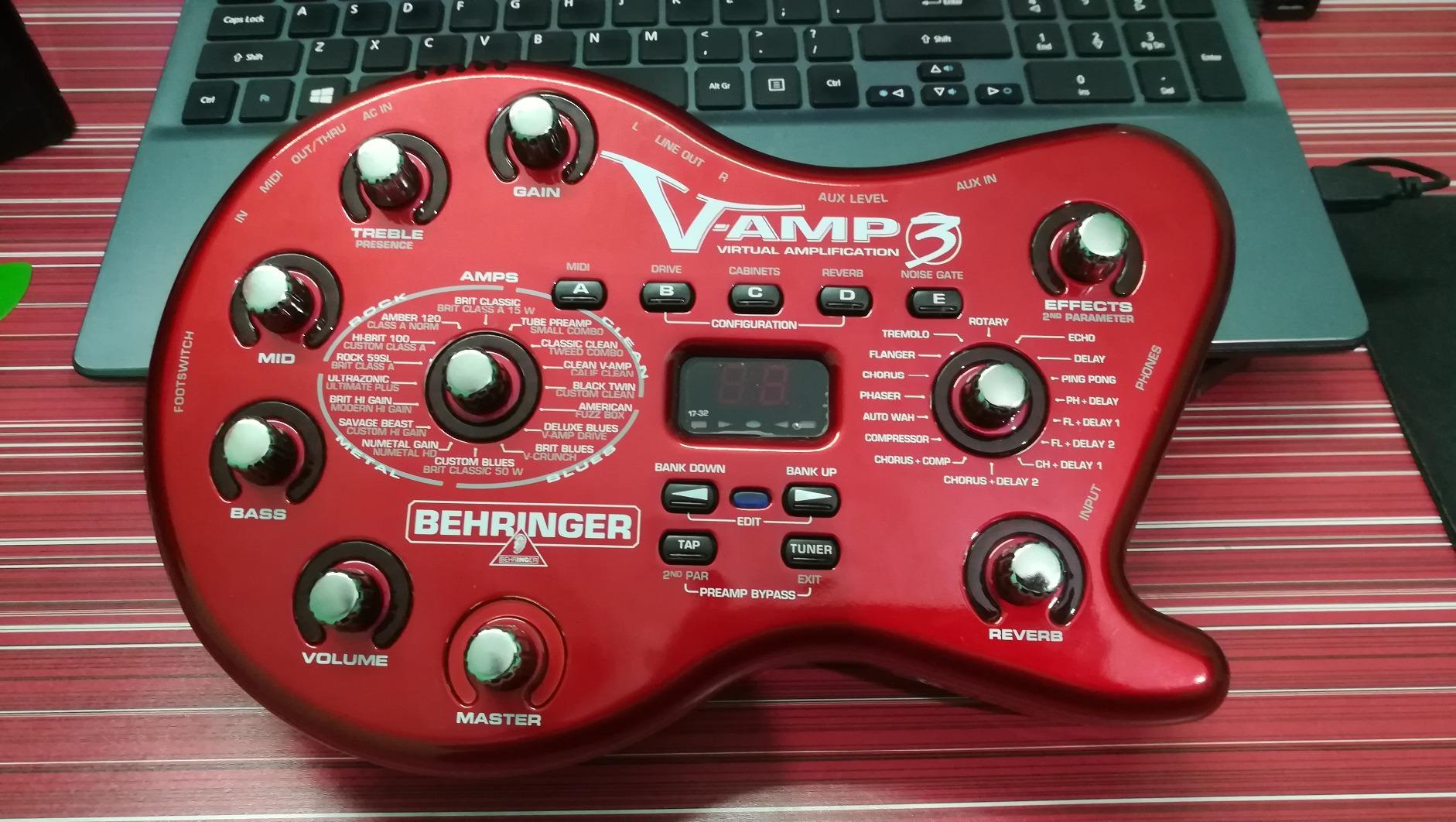 Behringer V-AMP3 ampli guitare multi-effets USB rouge