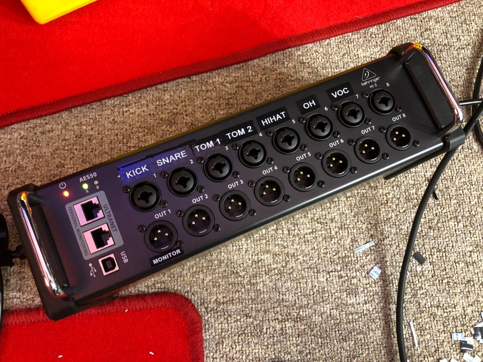 Behringer SD8 boîtier de scène 8 entrées AES50 Ultranet