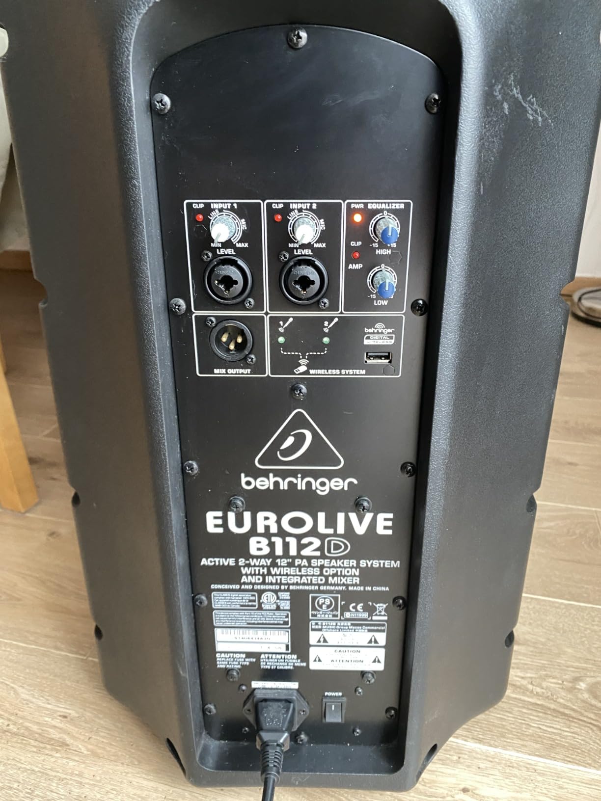 Behringer Eurolive B112D enceinte active 12 pouces 1000W