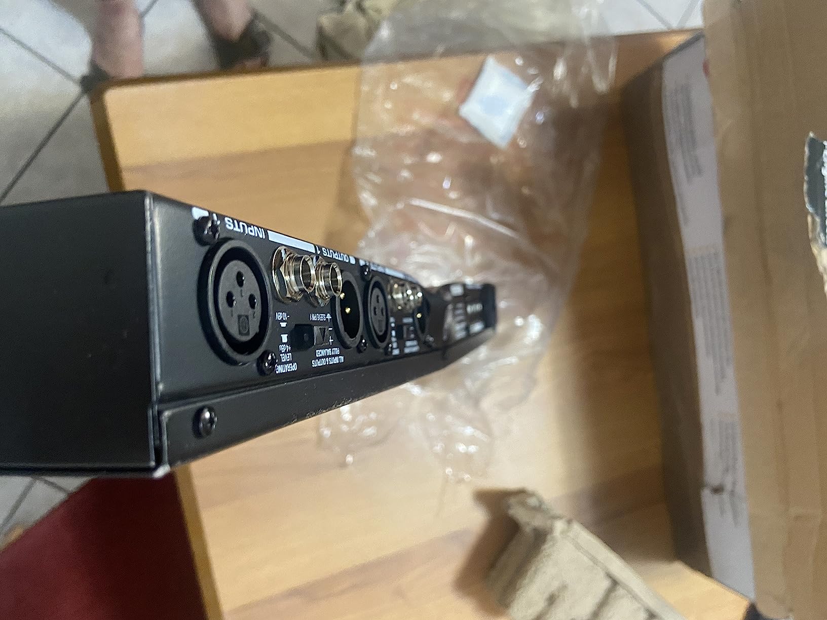 Behringer VIRTUALIZER FX2000 processeur effets 3D rack studio