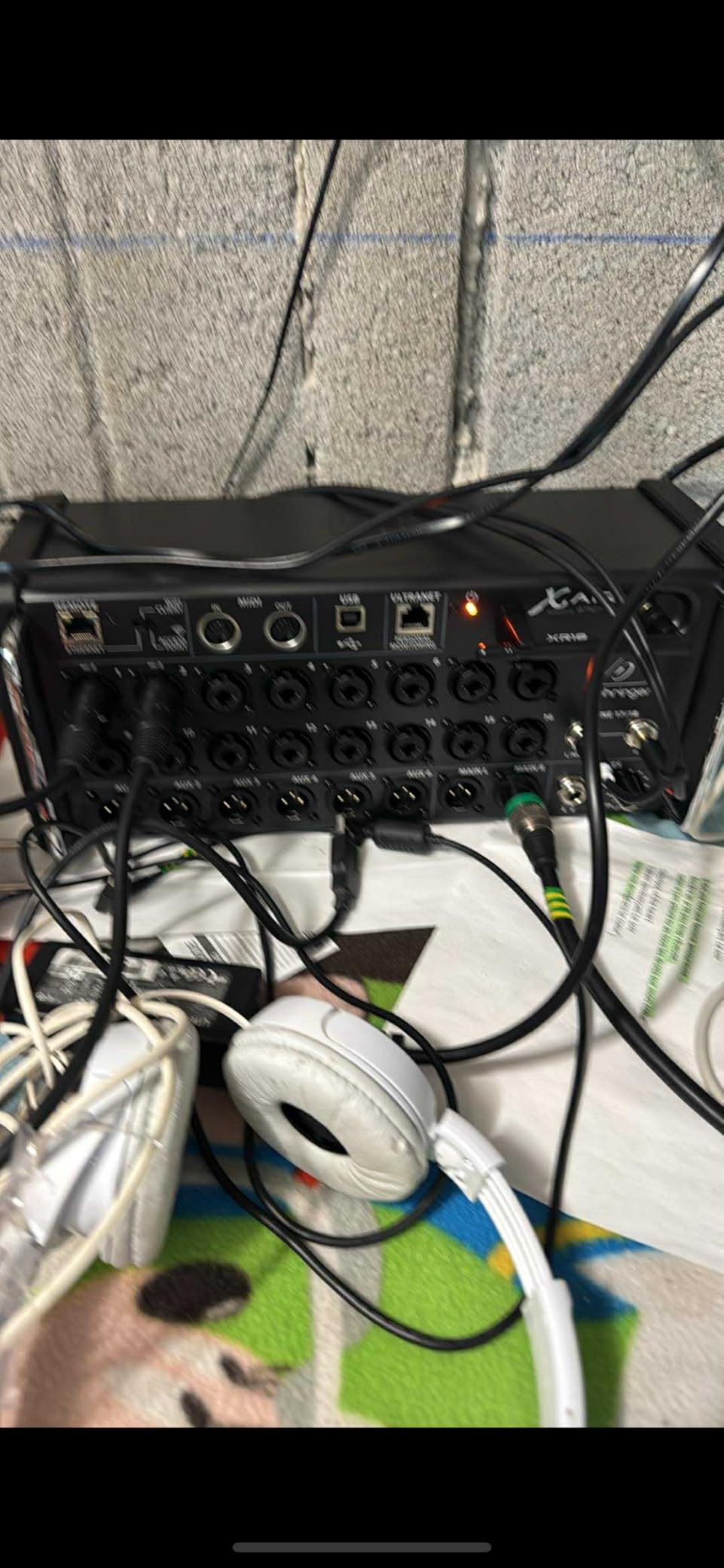 Behringer X AIR XR18 console mixage 18 canaux WiFi
