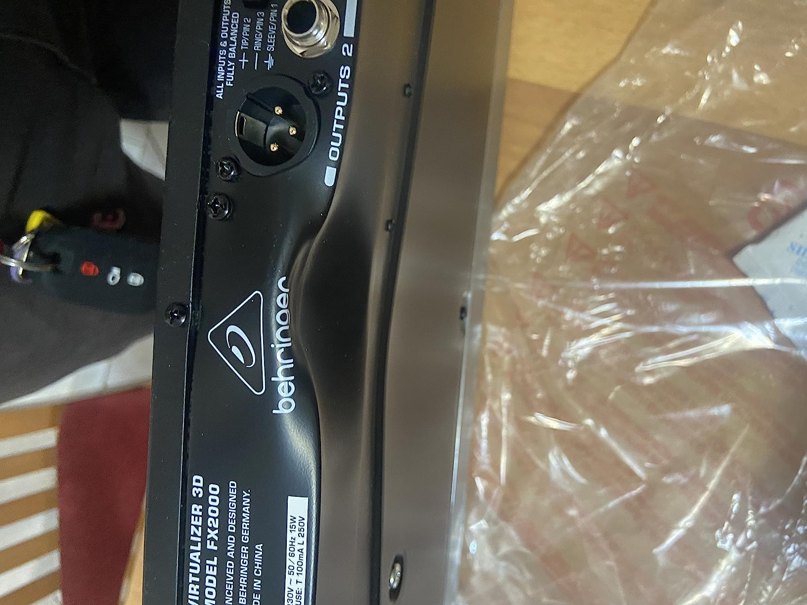 Behringer VIRTUALIZER FX2000 processeur effets 3D rack studio
