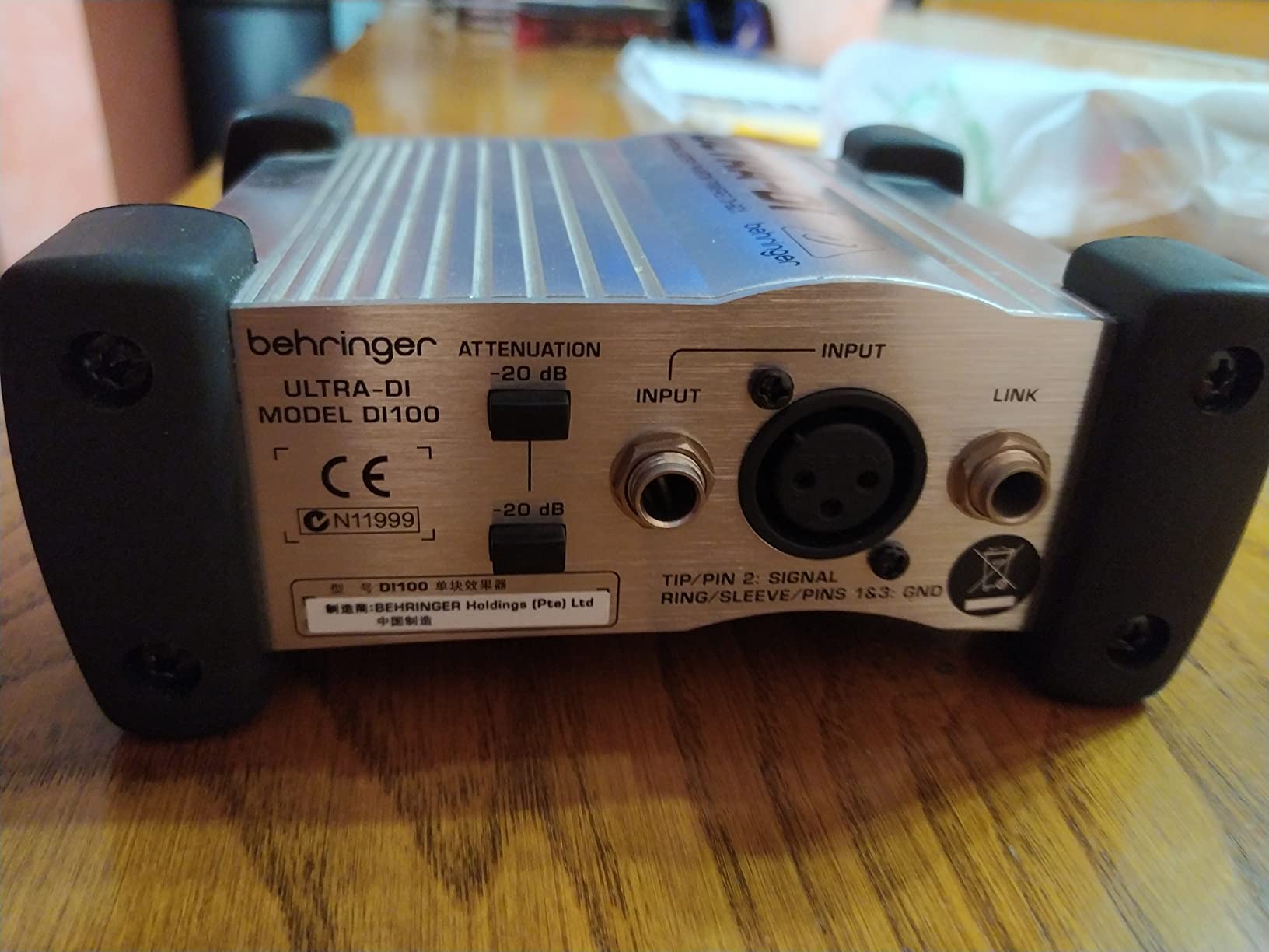 Behringer DI100 boîtier direct actif instrument +48V pile